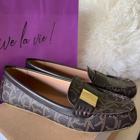 Shoes - Picture 2 of 3